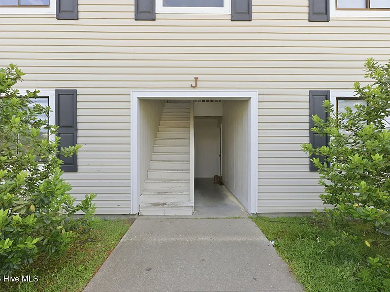 201 Shipman Rd #J-39 — Photo 2