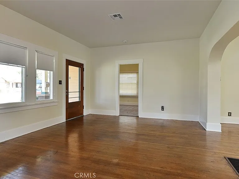 470 W Center St — Photo 6
