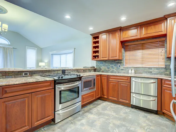 161 Beach 128th Street image 13 of 38