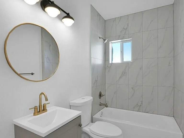 Newly Renovated 2 Bedroom, 1 Bath, with Stainless Appliances! — Photo 34