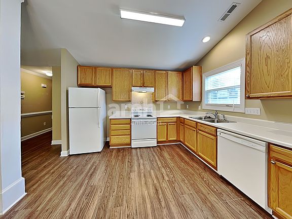 3rd image of 101 Tyler Gate Ln