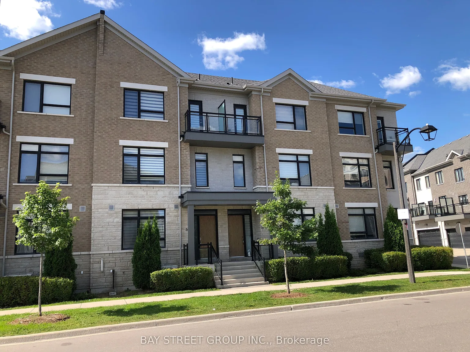 3 bed, $4,400 — Photo 1