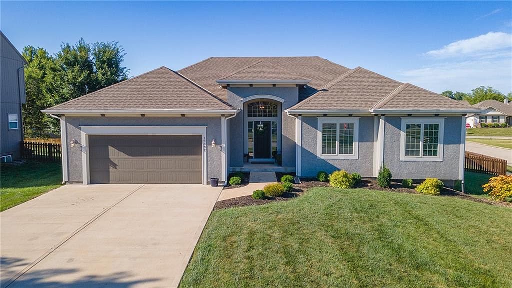 19392 W 210th St, Spring Hill, KS 66083 | Zillow