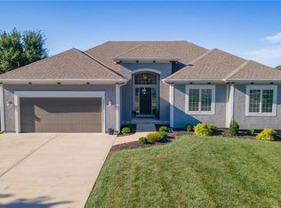 19392 W 210th St, Spring Hill, KS 66083