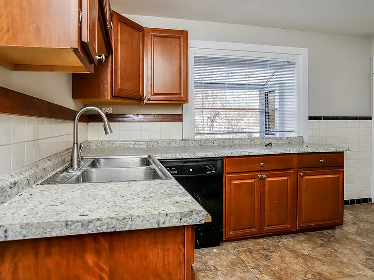 1 Saint Mark Dr — Photo 10