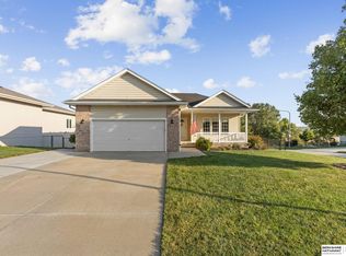 2608 Alexandra Rd, Papillion, NE 68133