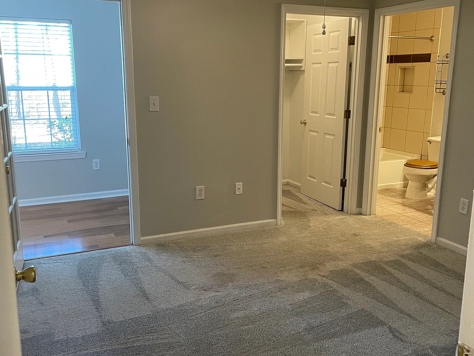 2 bed, 1051 sqft, $1,750 — Photo 4