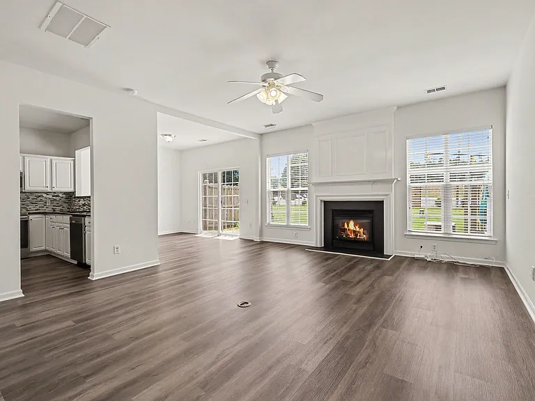 8169 Kincaid Ct — Photo 2