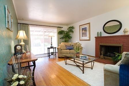 3rd image of 6540 Fountaine Ave