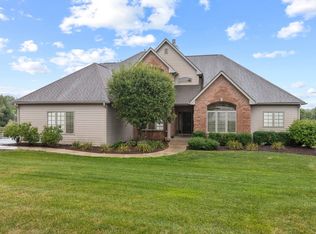 941 Dakota Dr, Woodstock, IL 60098
