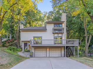 8751 Wood Cliff Rd, Bloomington, MN 55438