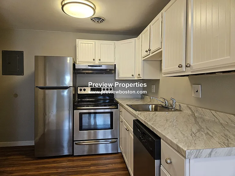 38 Carey Ave #3P — Photo 14