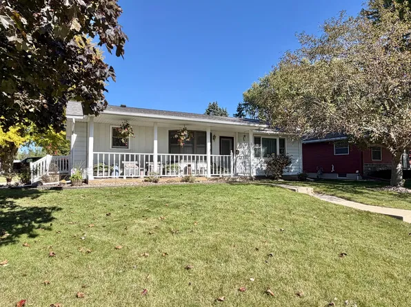 501 Brins Ct SE, Stewartville, MN 55976