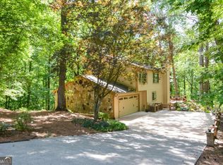 135 River Ridge Ct, Roswell, GA 30076