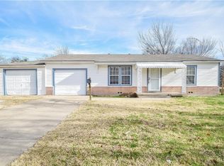 201 SE Tarrant Ave, Burleson, TX 76028