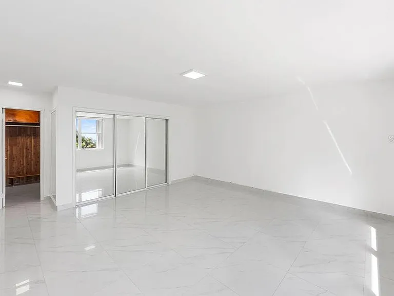 54 Kings Ct #2B — Photo 12