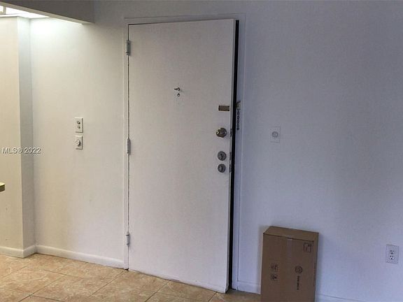 3rd image of 16465 NE 22nd Ave APT 319