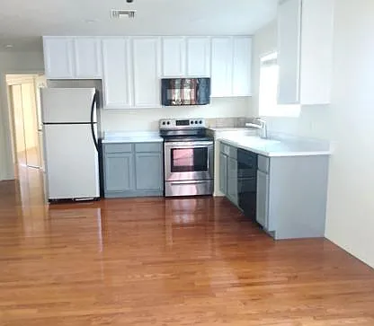 270 N 4th St — Photo 2