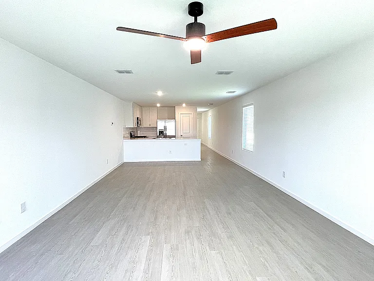 3185 Campeiro Ave — Photo 13