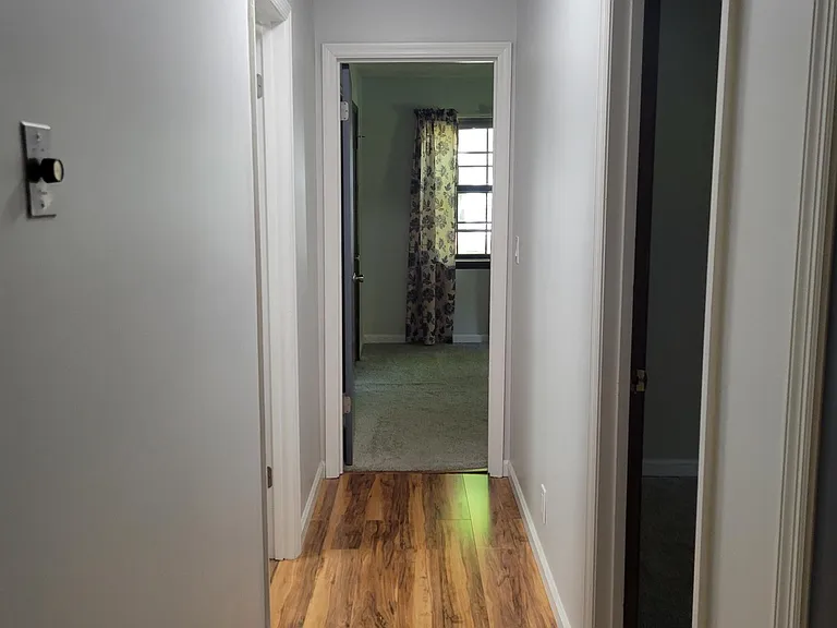172 Saint George Dr — Photo 16