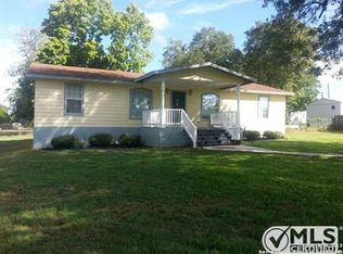 117 SE Main St, Stockdale, TX 78160