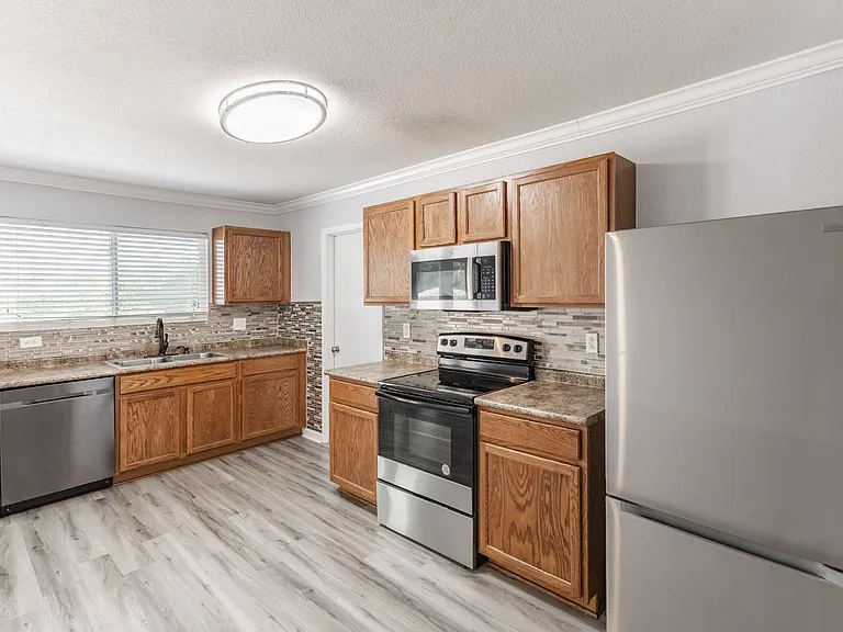 163 Sedgewick Dr — Photo 10