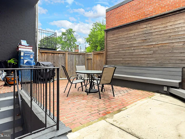 738 11th St NE #3 — Photo 28