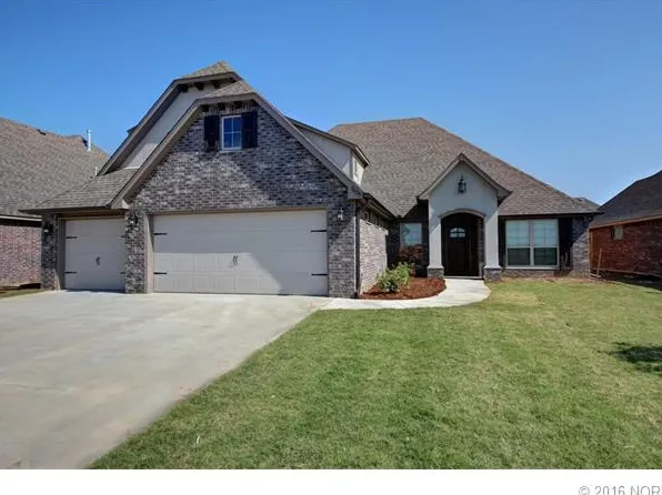 8437 N 77th Ave E, Owasso, OK 74055