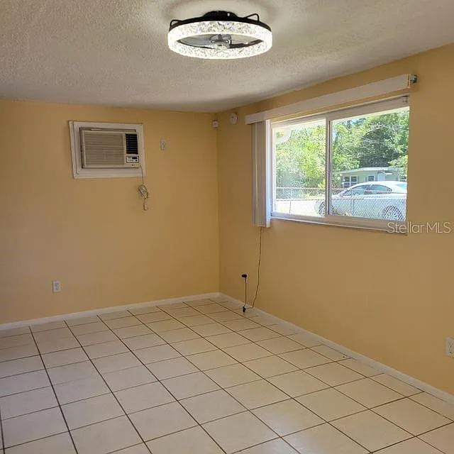 1 bed, 1.0 bath, 525 sqft, $1,300 — Photo 3