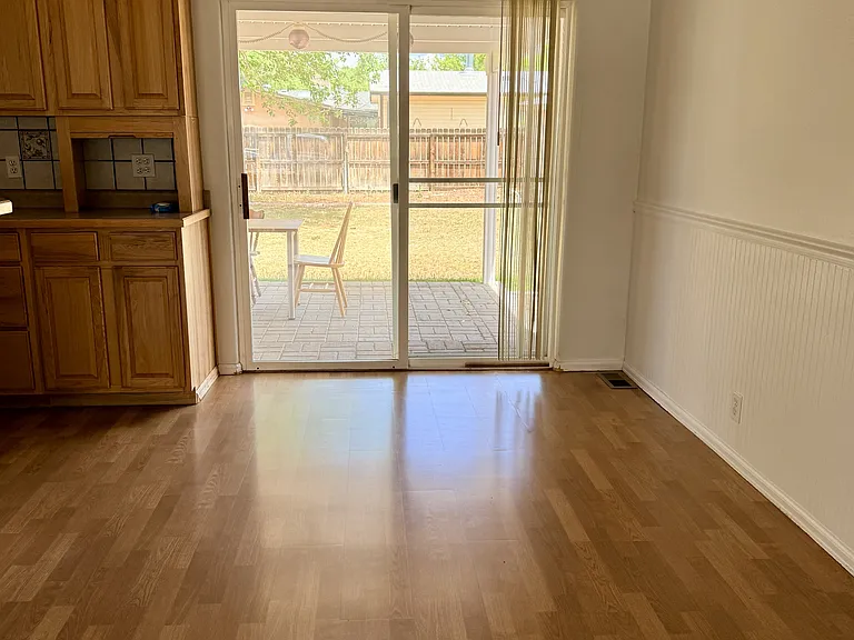 1208 Hermosa Ave — Photo 3