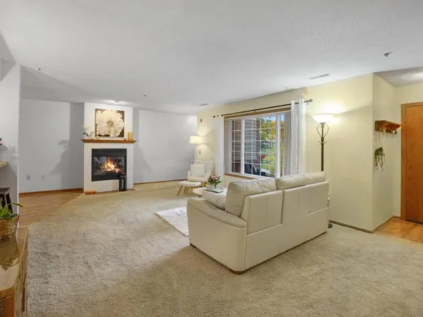 2255 South Calhoun ROAD, New Berlin, WI 53151