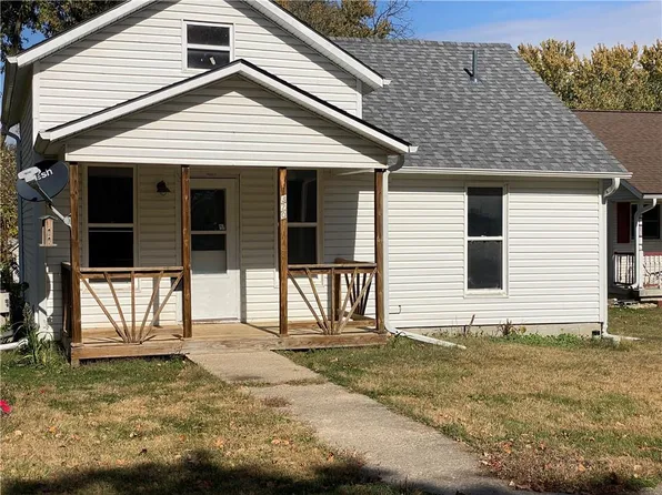 320 W 5th St, Cameron, MO 64429