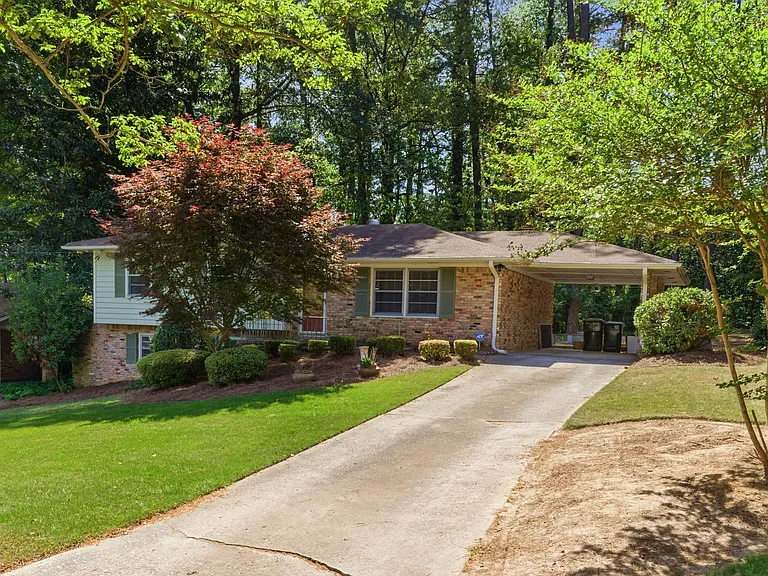 2722 Frontier Ct — Photo 2