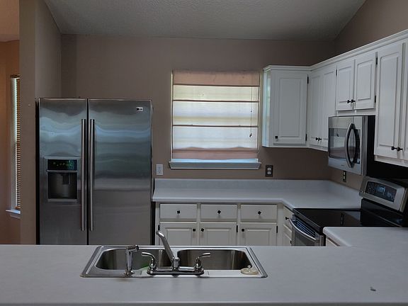 4th image of 6951 Blue Moon Dr