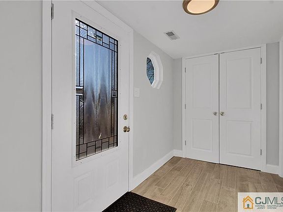 5th image of 21 Melrose Ln