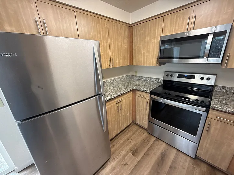 903 Bryan Ct — Photo 9