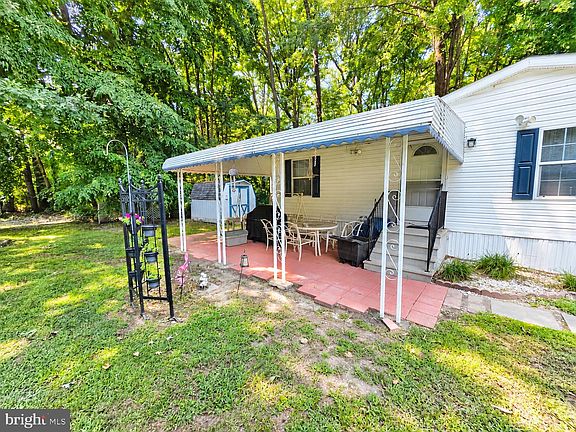 4th image of 718 Cardinal Dr