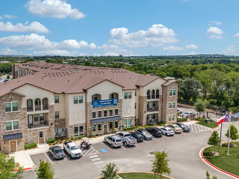 Palladium Crestway — Photo 12