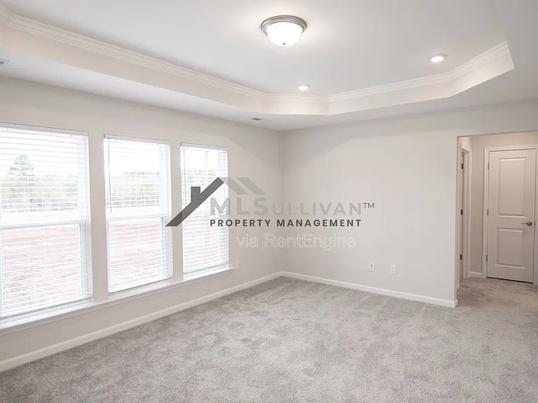1010 Crater Lake Way — Photo 30
