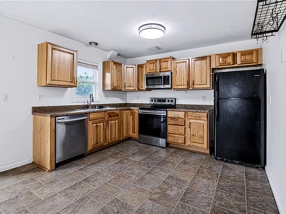 4th image of 504 Dogwood Dr