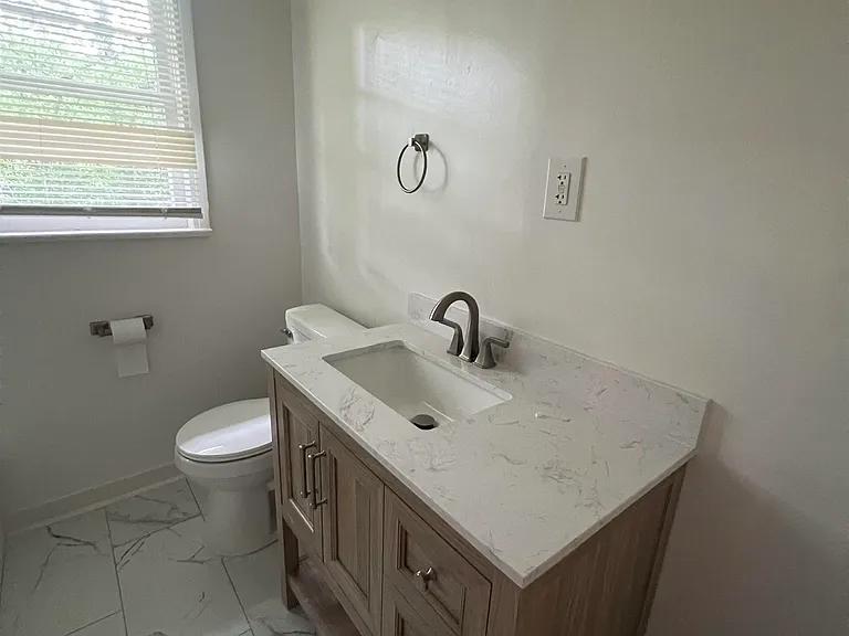 252 Westwood Dr — Photo 8