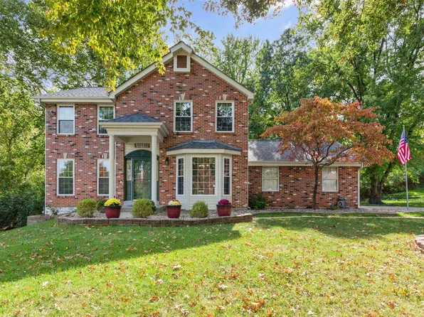 13118 Parkland Woods Ct, Maryland Heights, MO 63043