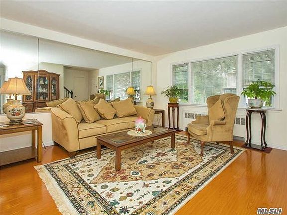 2nd image of 4 Raymond Ct