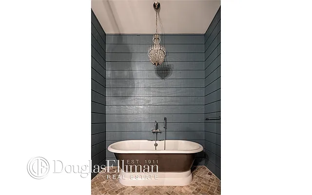 Sold by Douglas Elliman | media 24