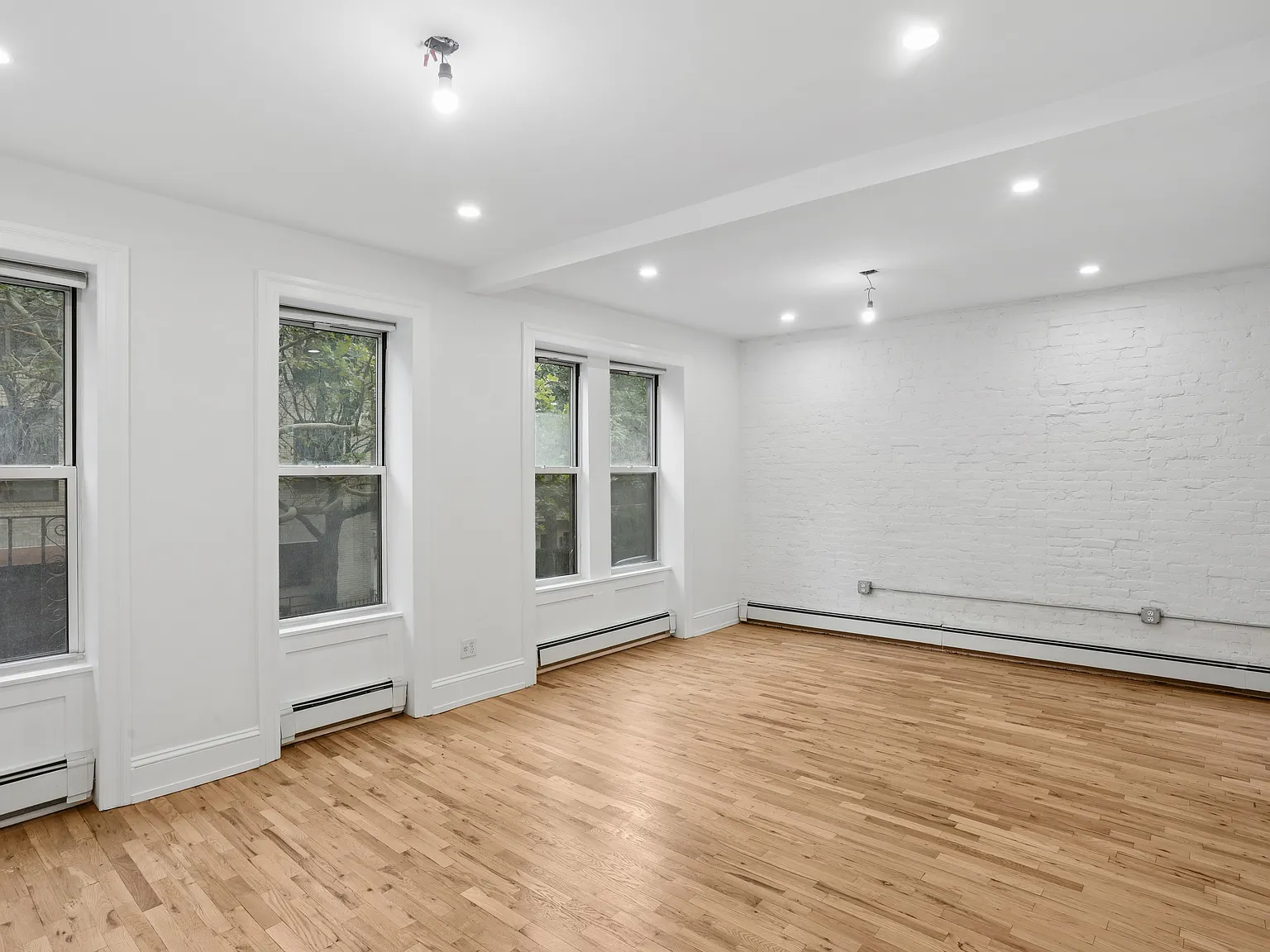 118 Sterling Place — Photo 2