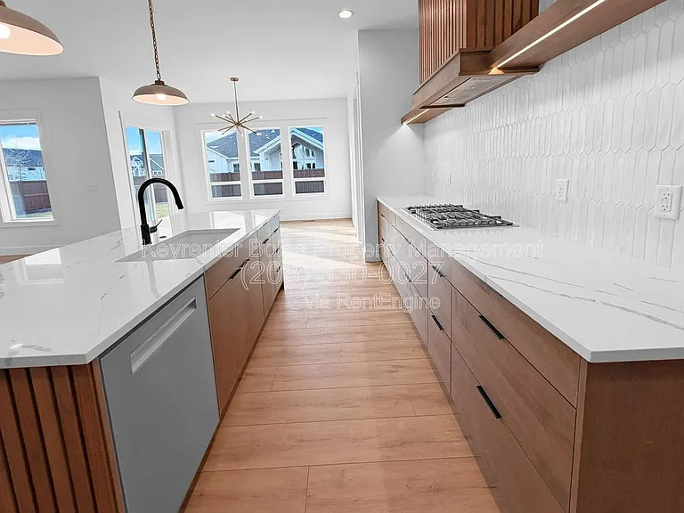 891 N Gracie Ave — Photo 5