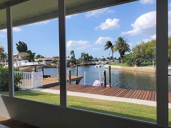 Glassed in sunroom with A/C