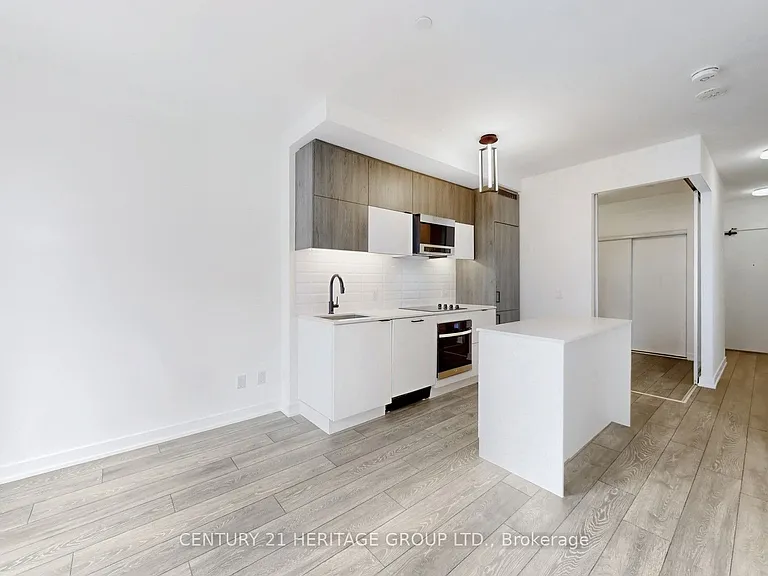 8888 Yonge St #708 — Photo 13