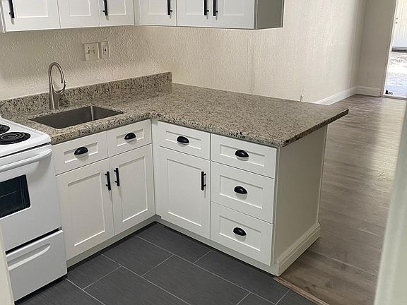 3rd image of 685 Iris Ave #34