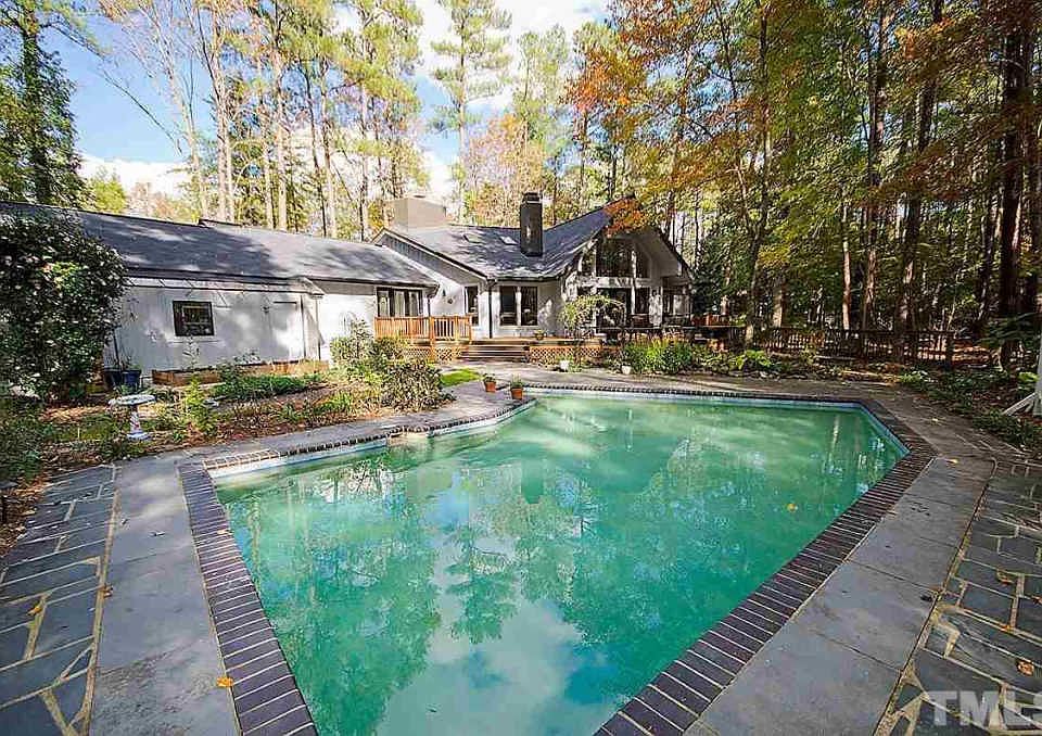 1st image of 111 Mimosa Dr